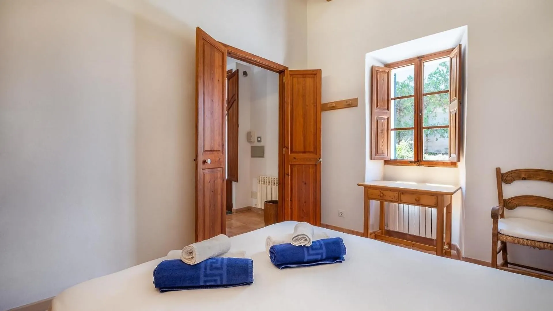 Ferienhaus Mit Privatpool Fuer 8 Personen Ca 240 Qm In Cas Concos Des Cavaller, Mallorca Suedostkueste Von Mallorca
